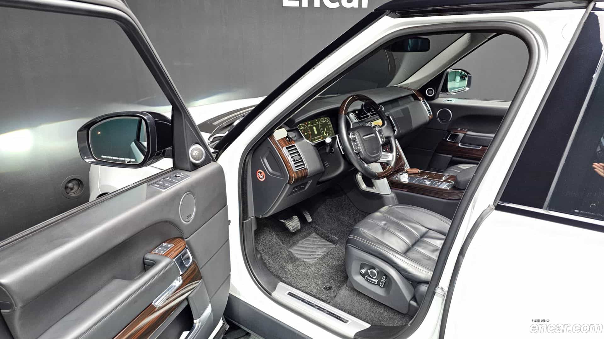 Range Rover Land Rover 2016.11-INNER-010