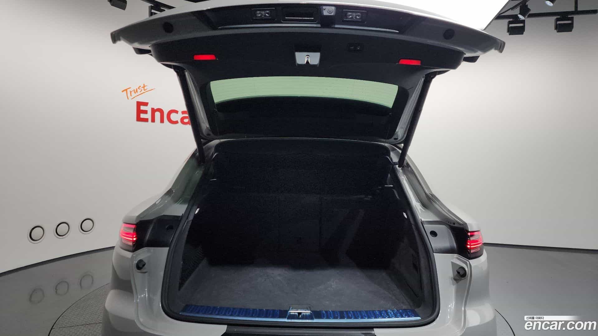 Cayenne Porsche 2020.6-OPTION-024