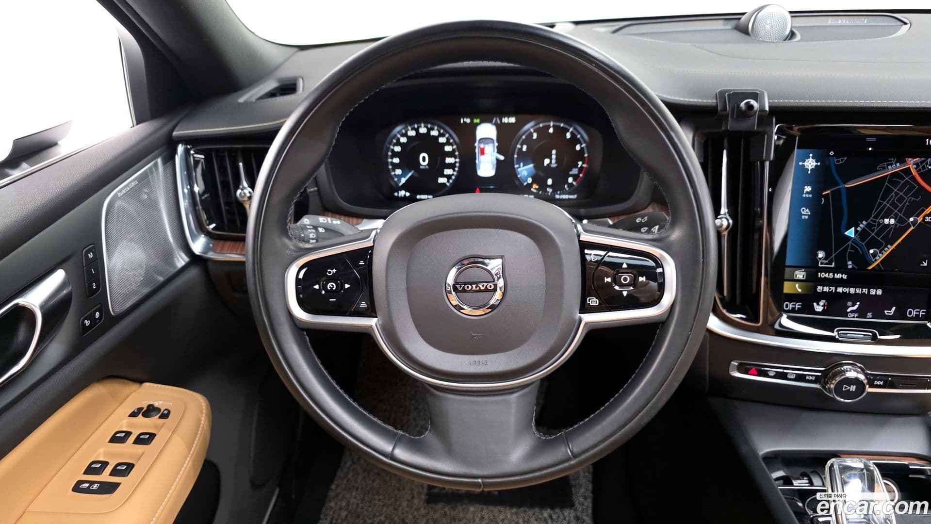 Main__Slider__Photo:S60 Volvo 2021.9-12