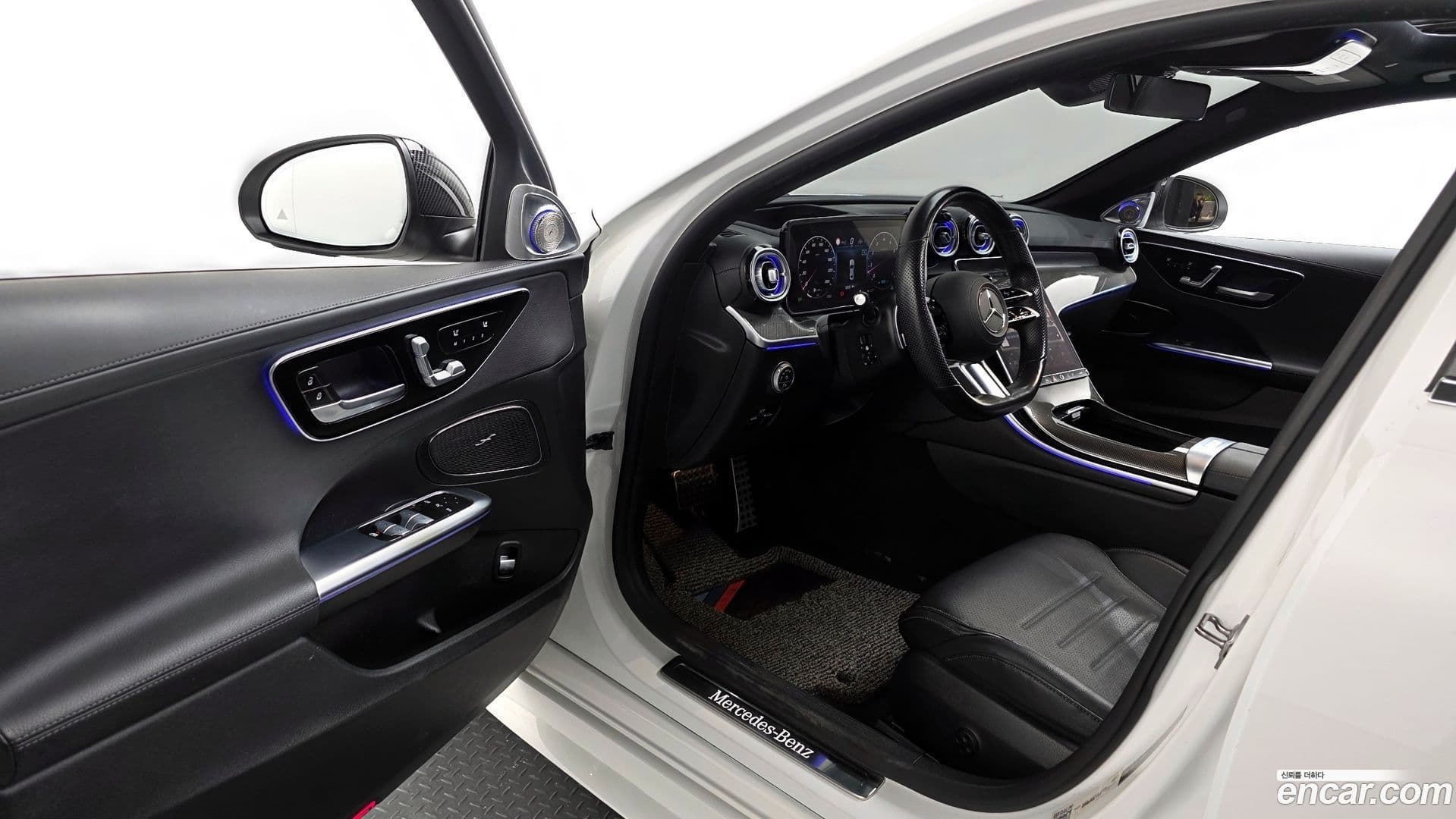 Main__Slider__Photo:C-Class Mercedes-Benz 2022.3-9