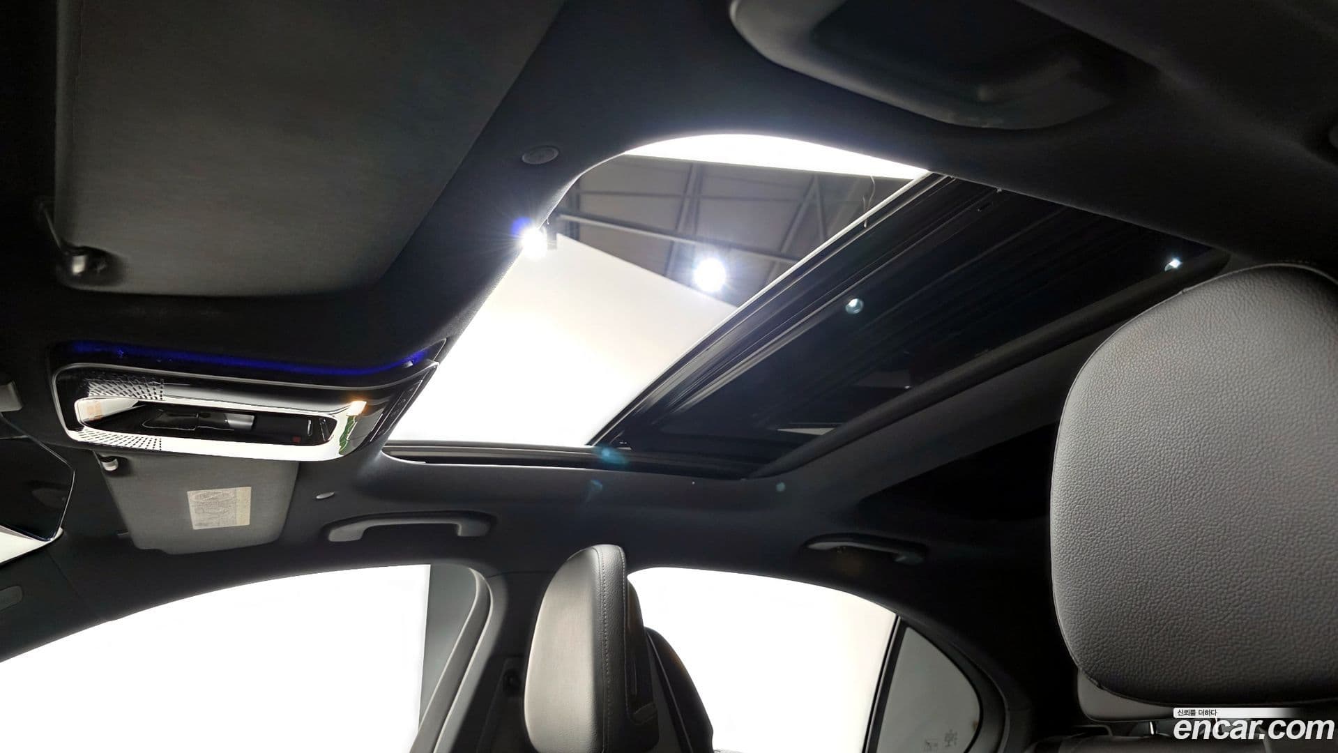 Main__Slider__Photo:C-Class Mercedes-Benz 2022.3-18