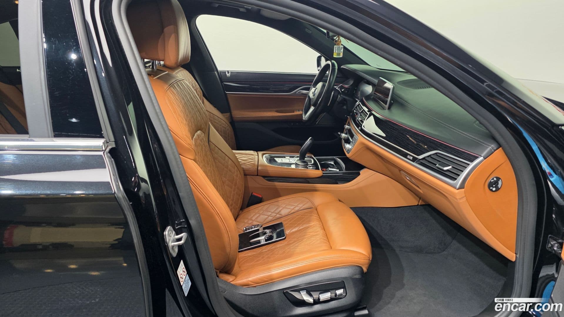 Main__Slider__Photo:7-Series BMW 2020.11-10