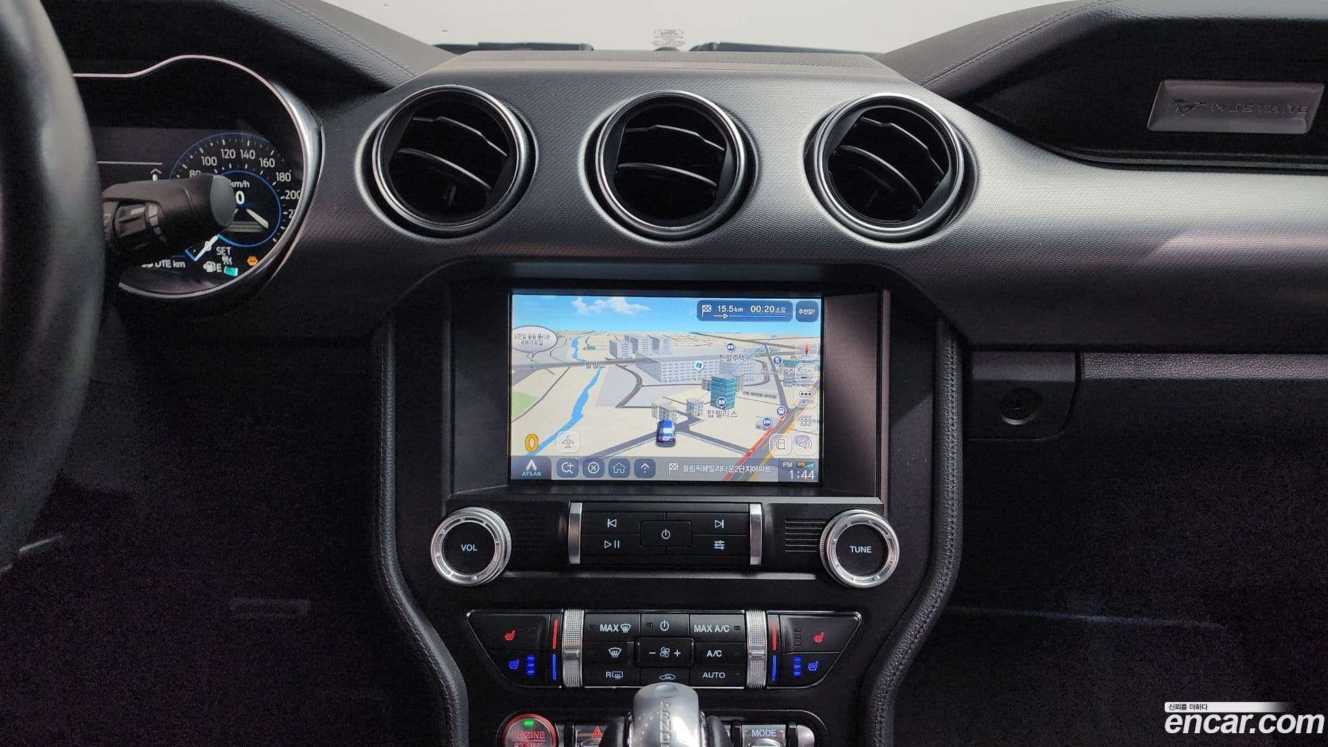 Main__Slider__Photo:Mustang Ford 2021.11-14