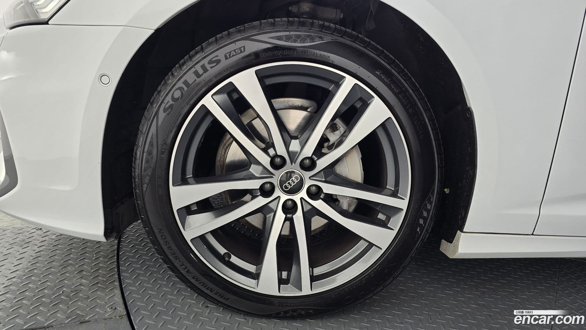 Main__Slider__Photo:A6 Audi 2022.10-4