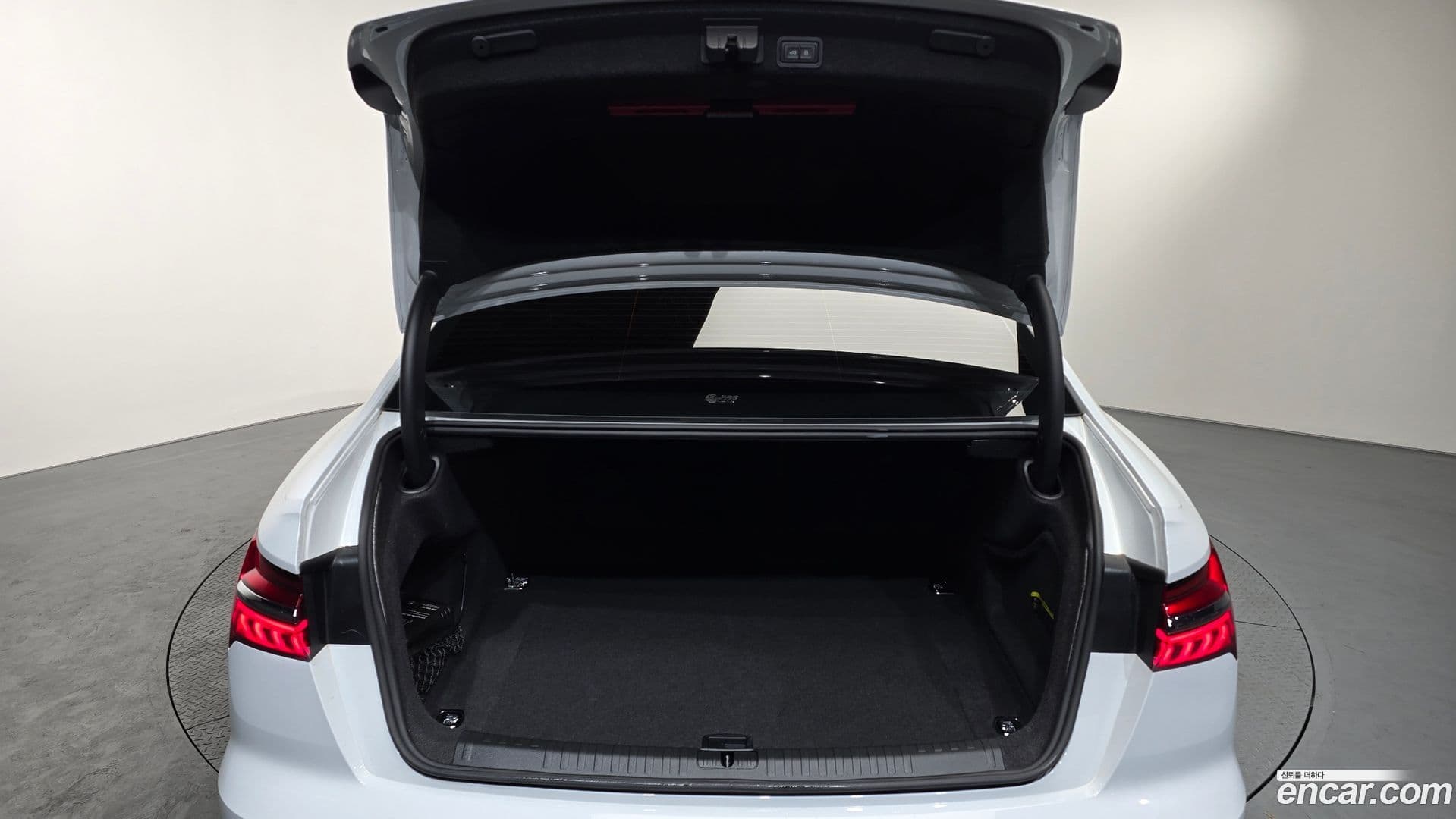 Main__Slider__Photo:A6 Audi 2022.10-19