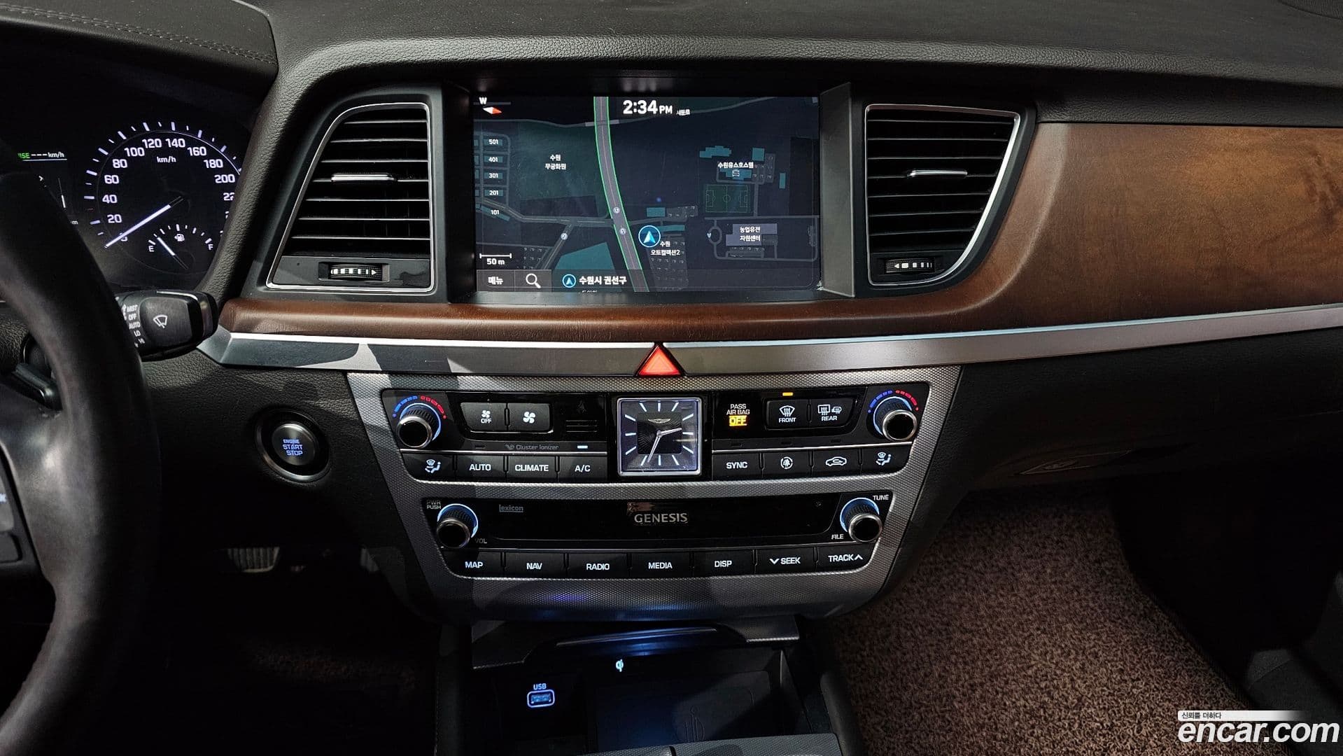 Main__Slider__Photo:G80 Genesis 2018.11-13