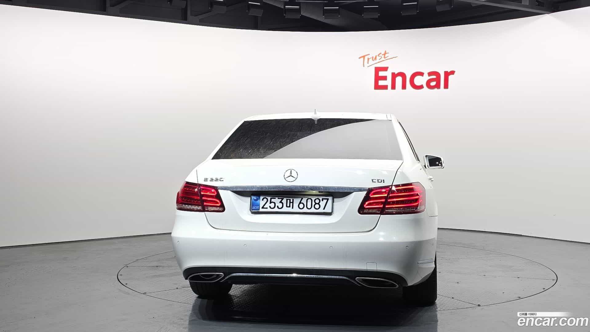 E-Class Mercedes-Benz 2015.1-OUTER-004