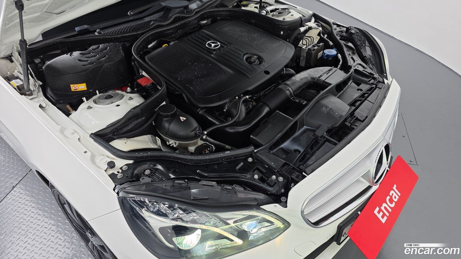 Main__Slider__Photo:E-Class Mercedes-Benz 2015.1-5