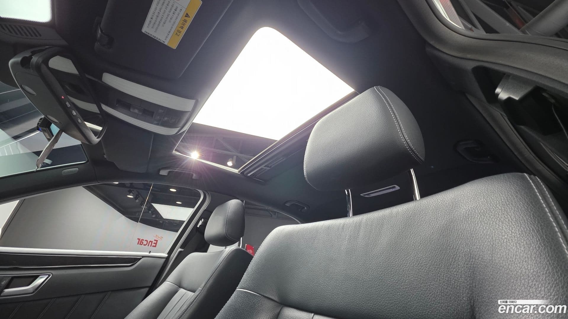 Main__Slider__Photo:E-Class Mercedes-Benz 2015.1-10