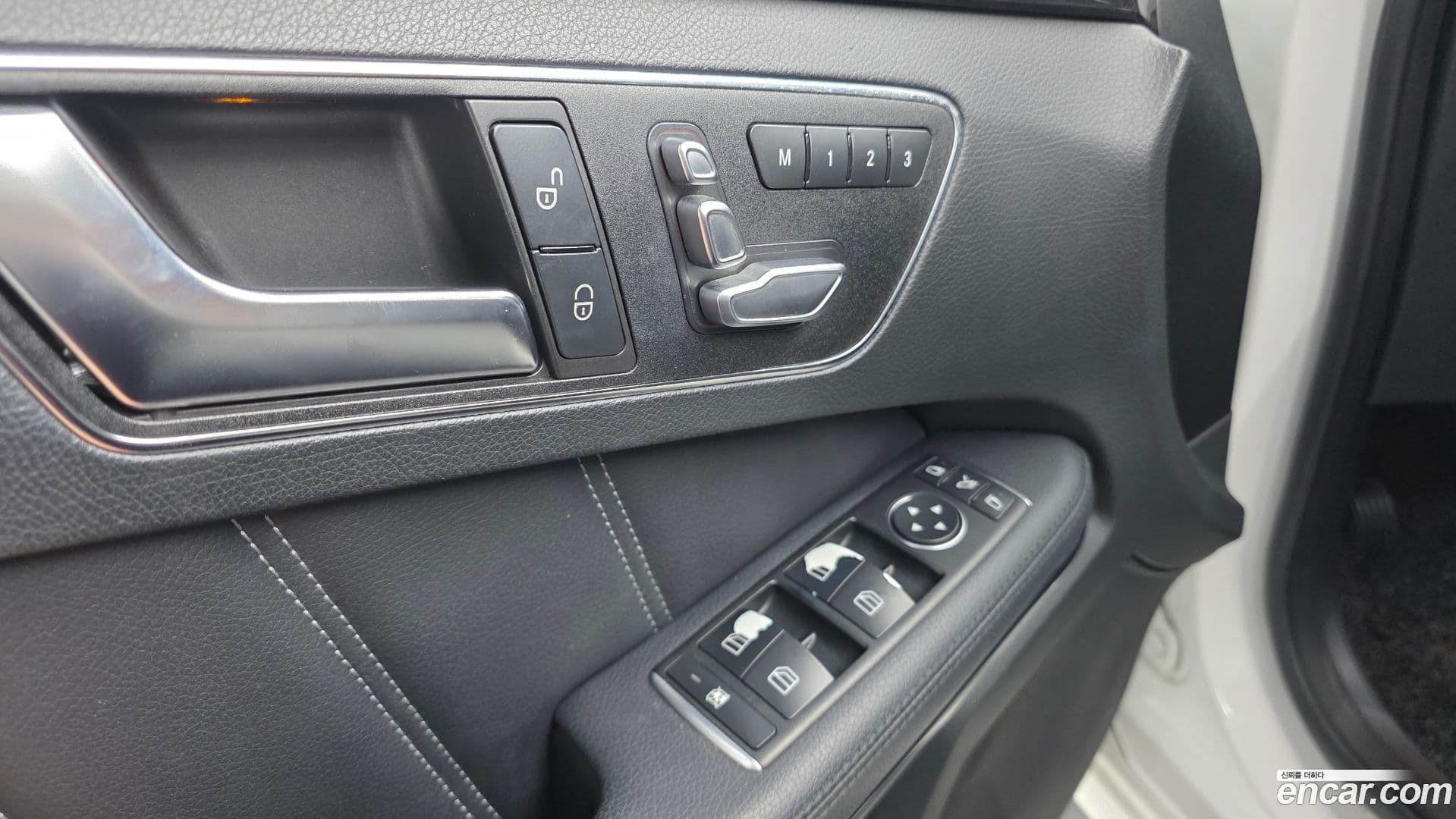 Main__Slider__Photo:E-Class Mercedes-Benz 2015.1-12