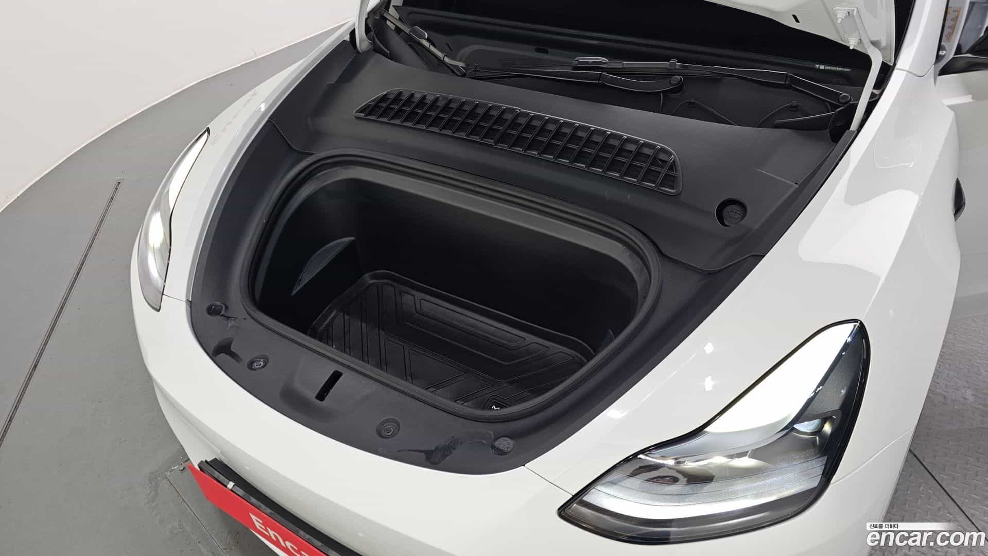 Model Y Tesla 2024.2-INNER-006