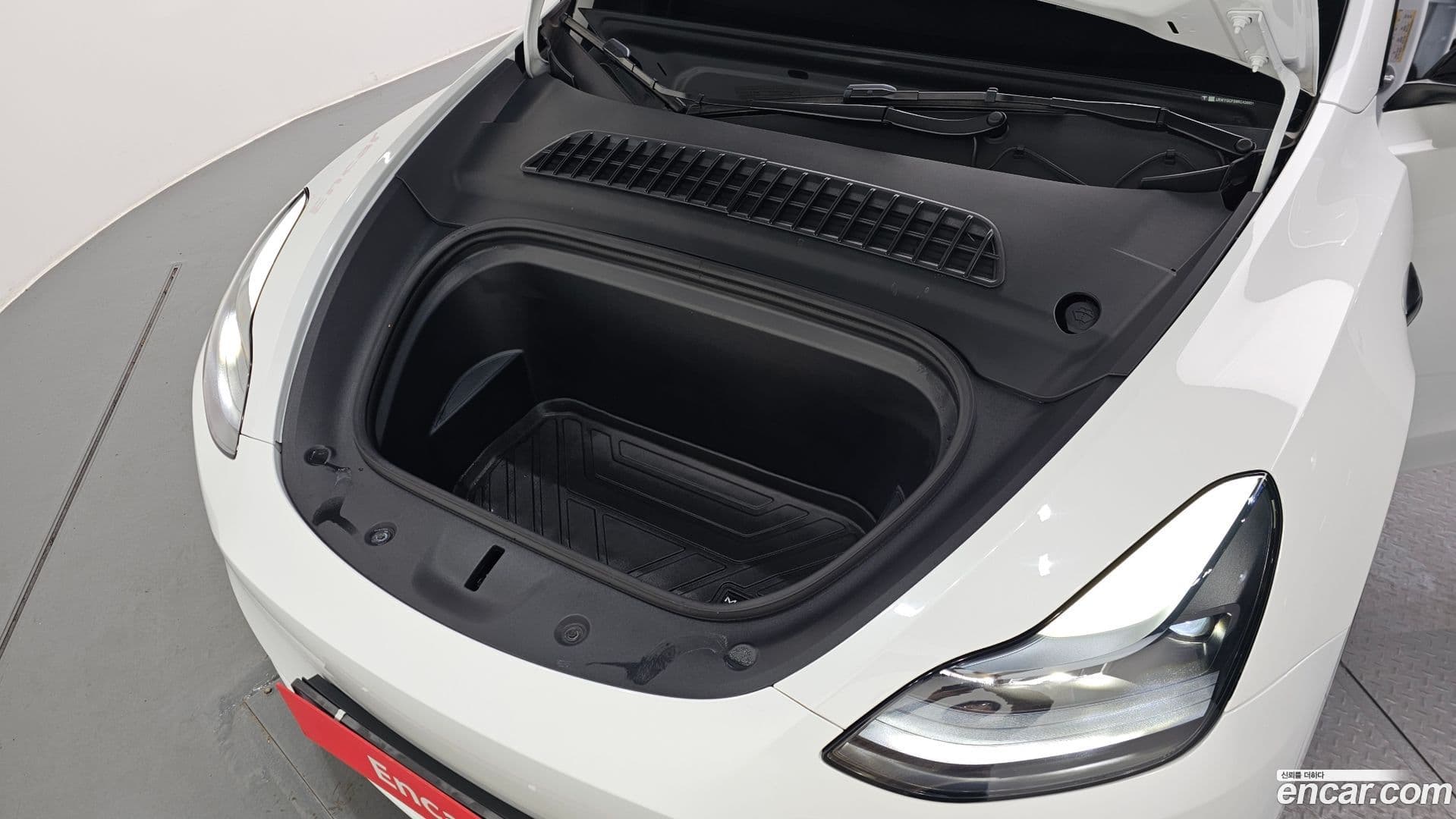 Main__Slider__Photo:Model Y Tesla 2024.2-5