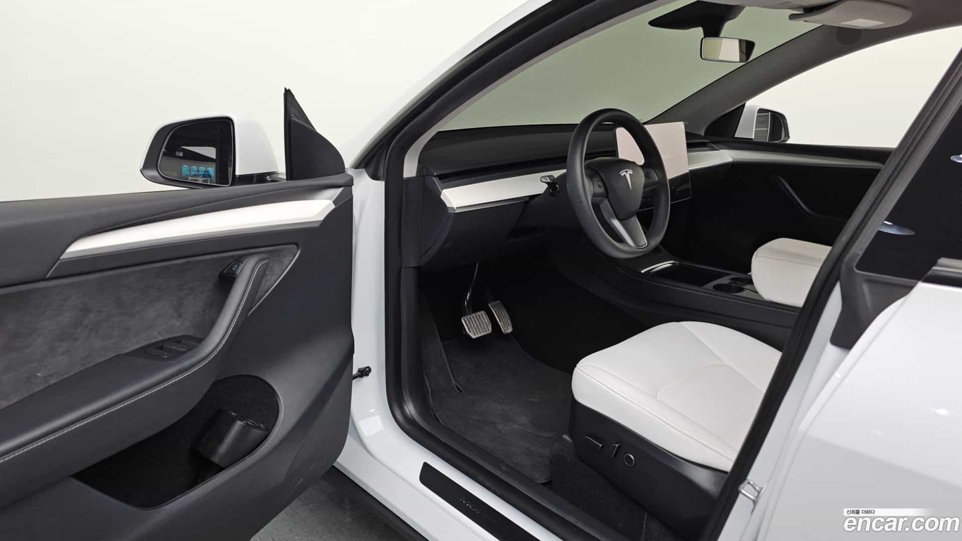 Model Y Tesla 2024.2-INNER-010