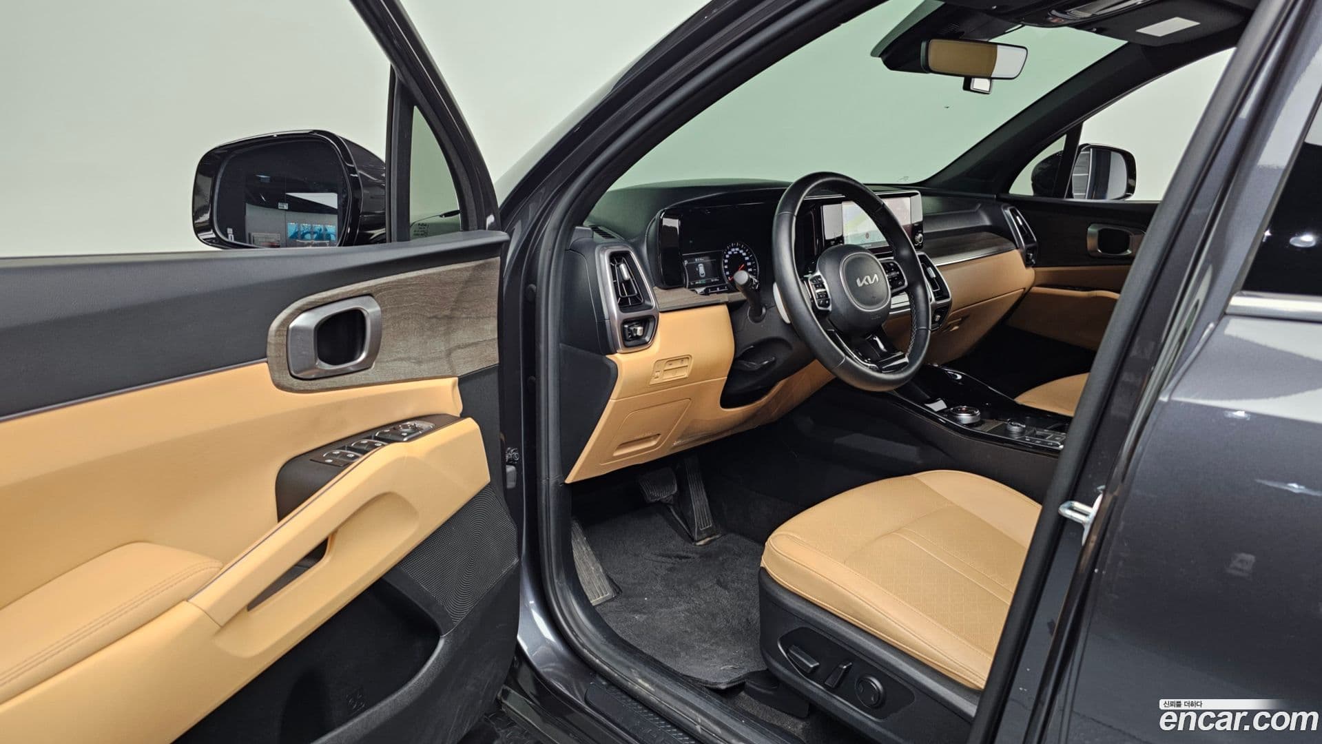 Main__Slider__Photo:Sorento Kia 2022.1-9