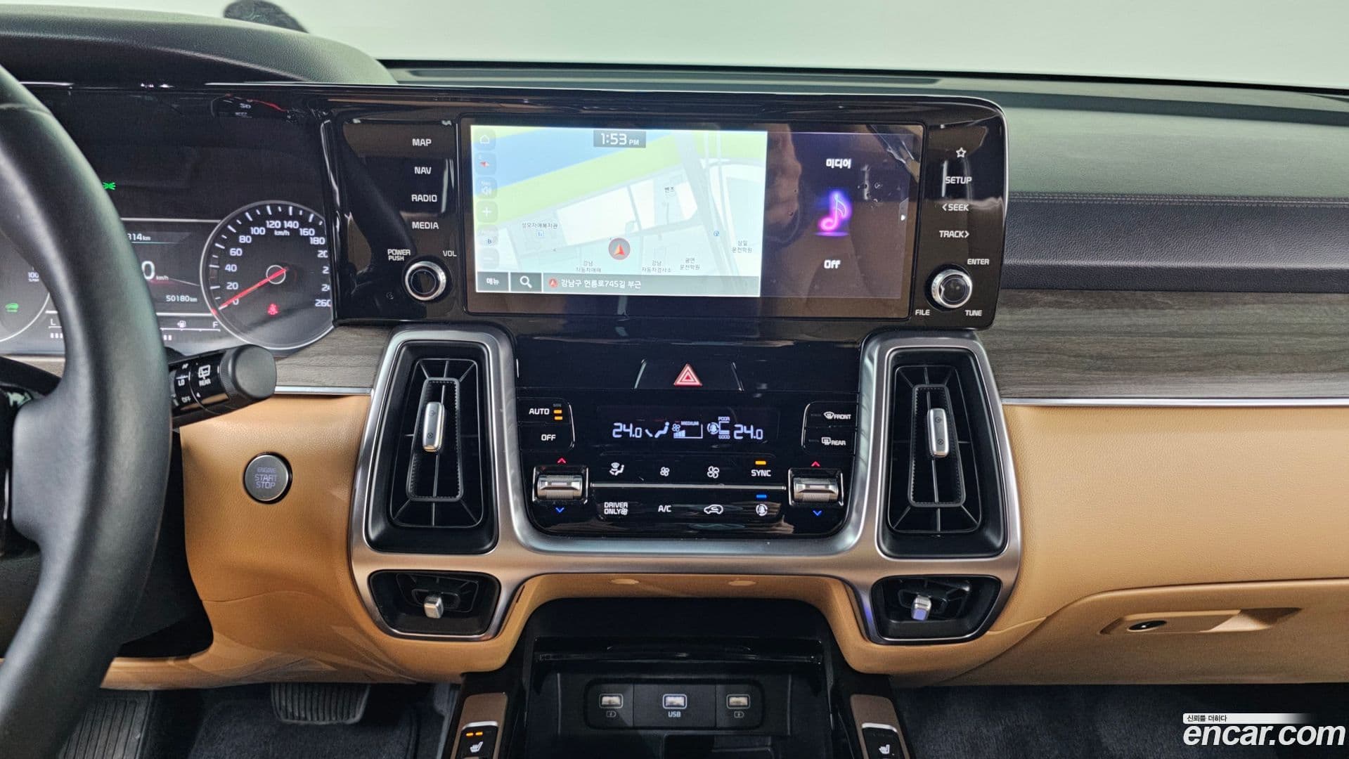 Main__Slider__Photo:Sorento Kia 2022.1-13