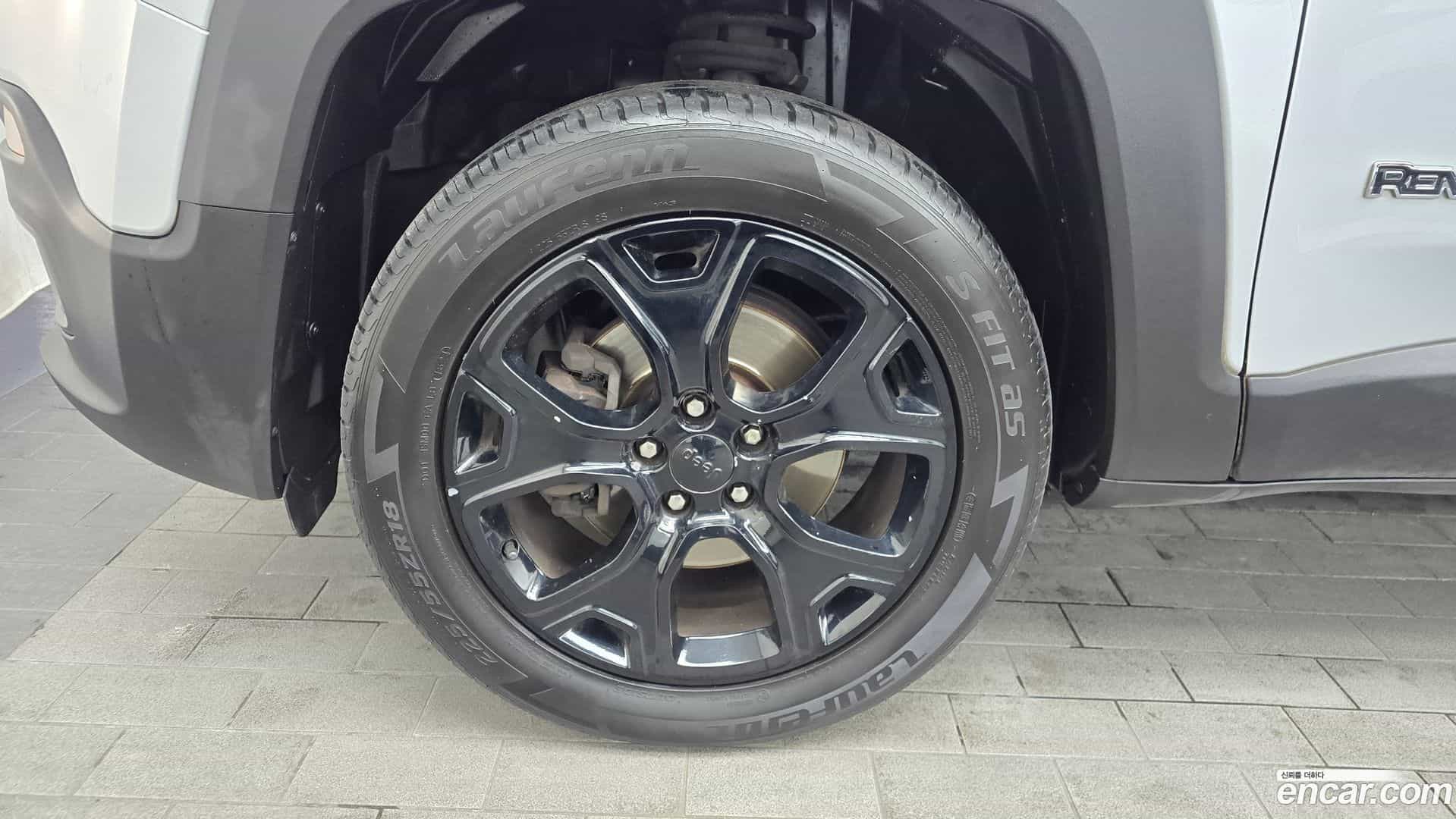 Renegade Jeep 2016.11-OUTER-005