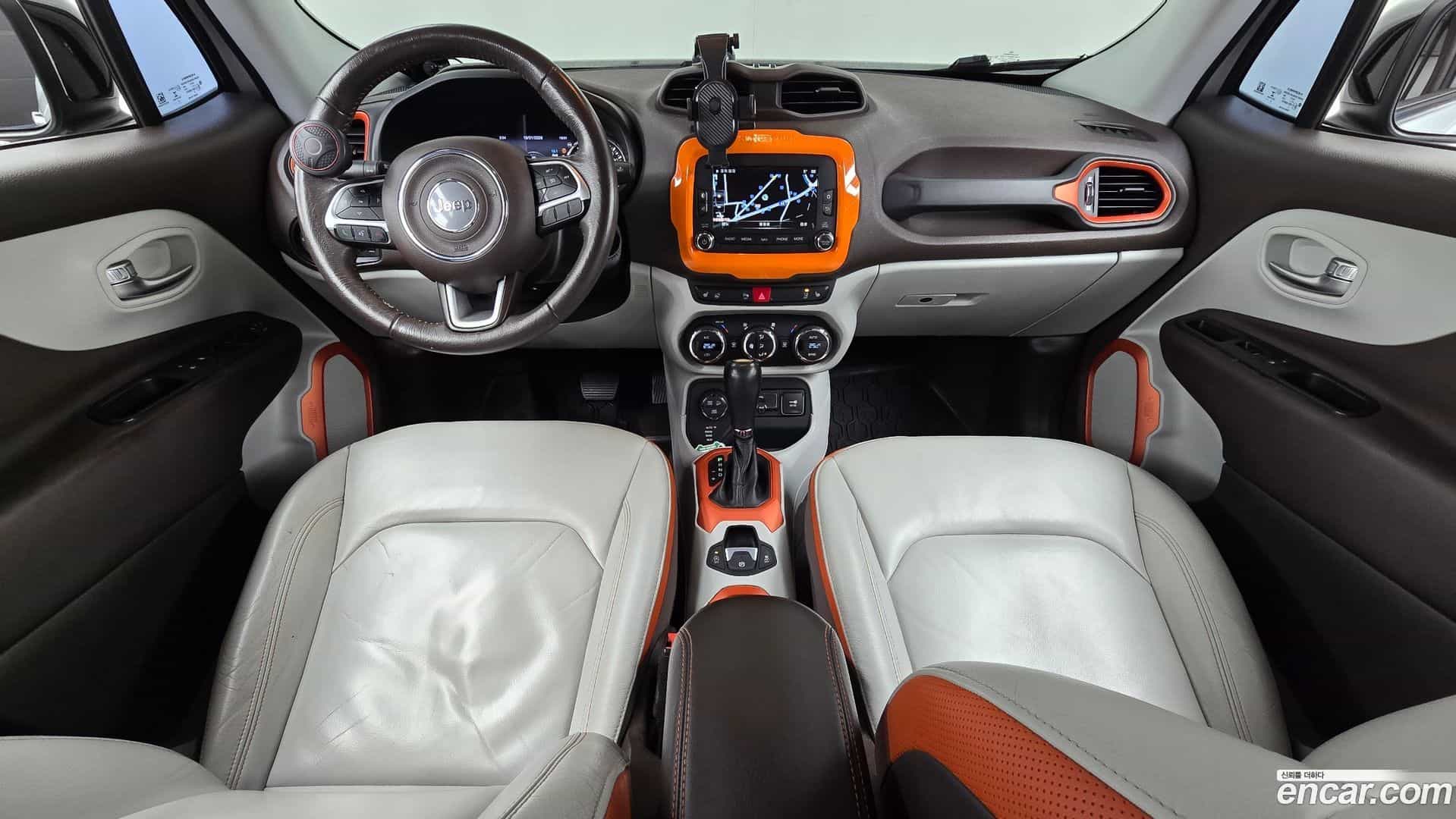 Renegade Jeep 2016.11-INNER-007