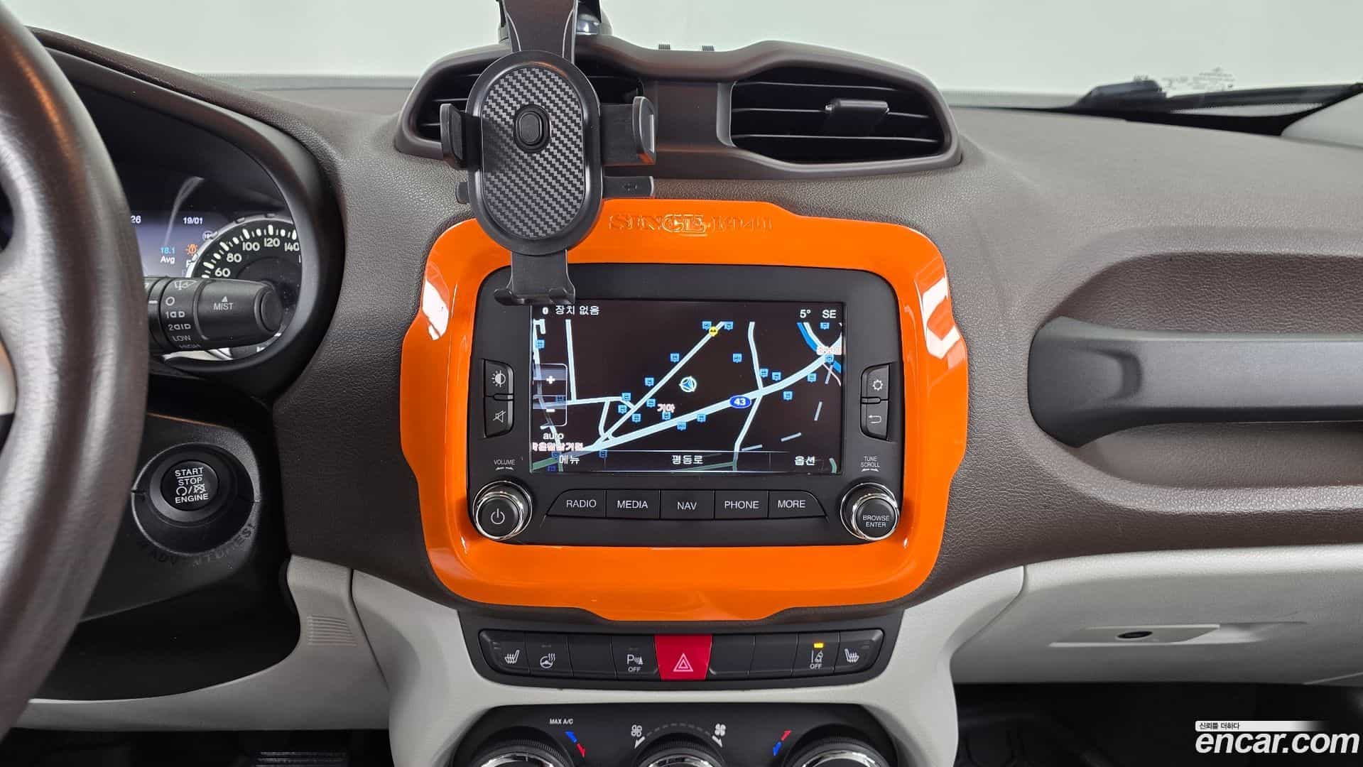 Renegade Jeep 2016.11-OPTION-018