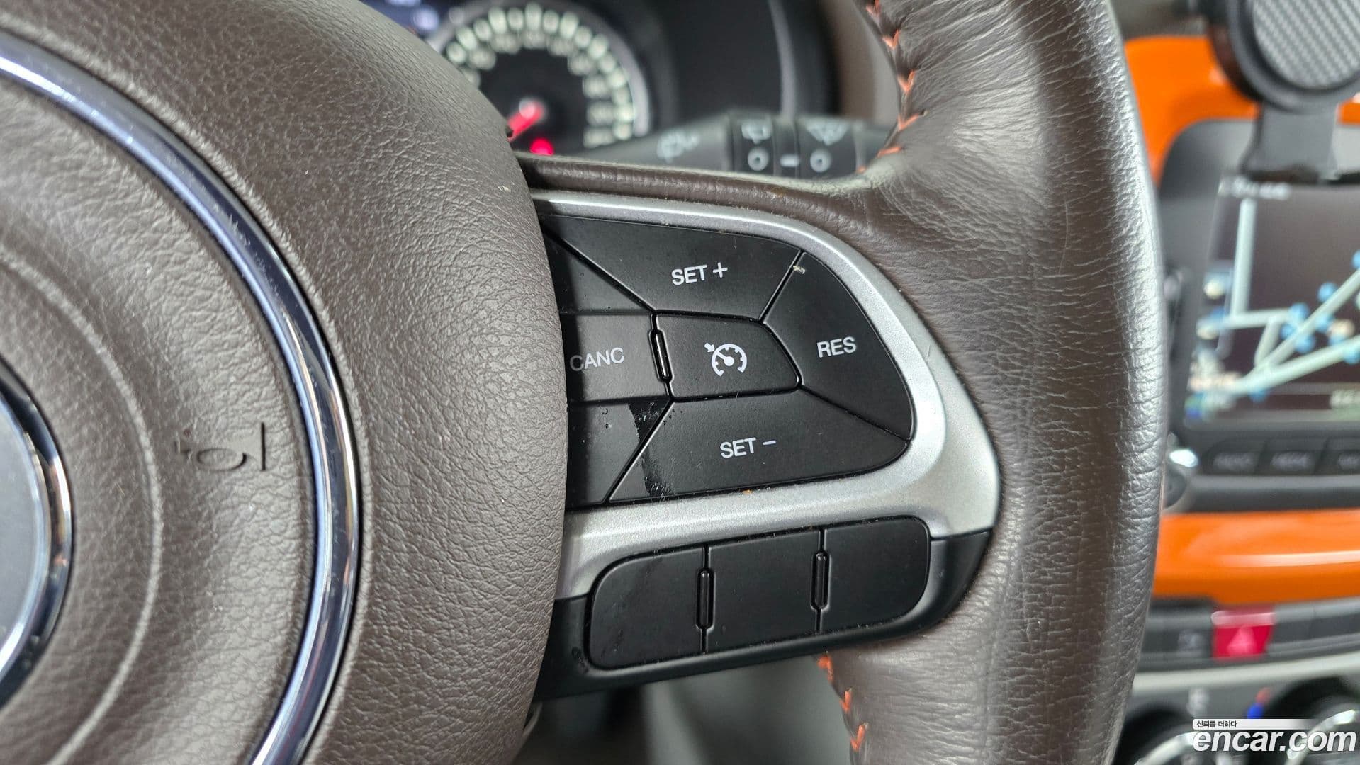 Main__Slider__Photo:Renegade Jeep 2016.11-17