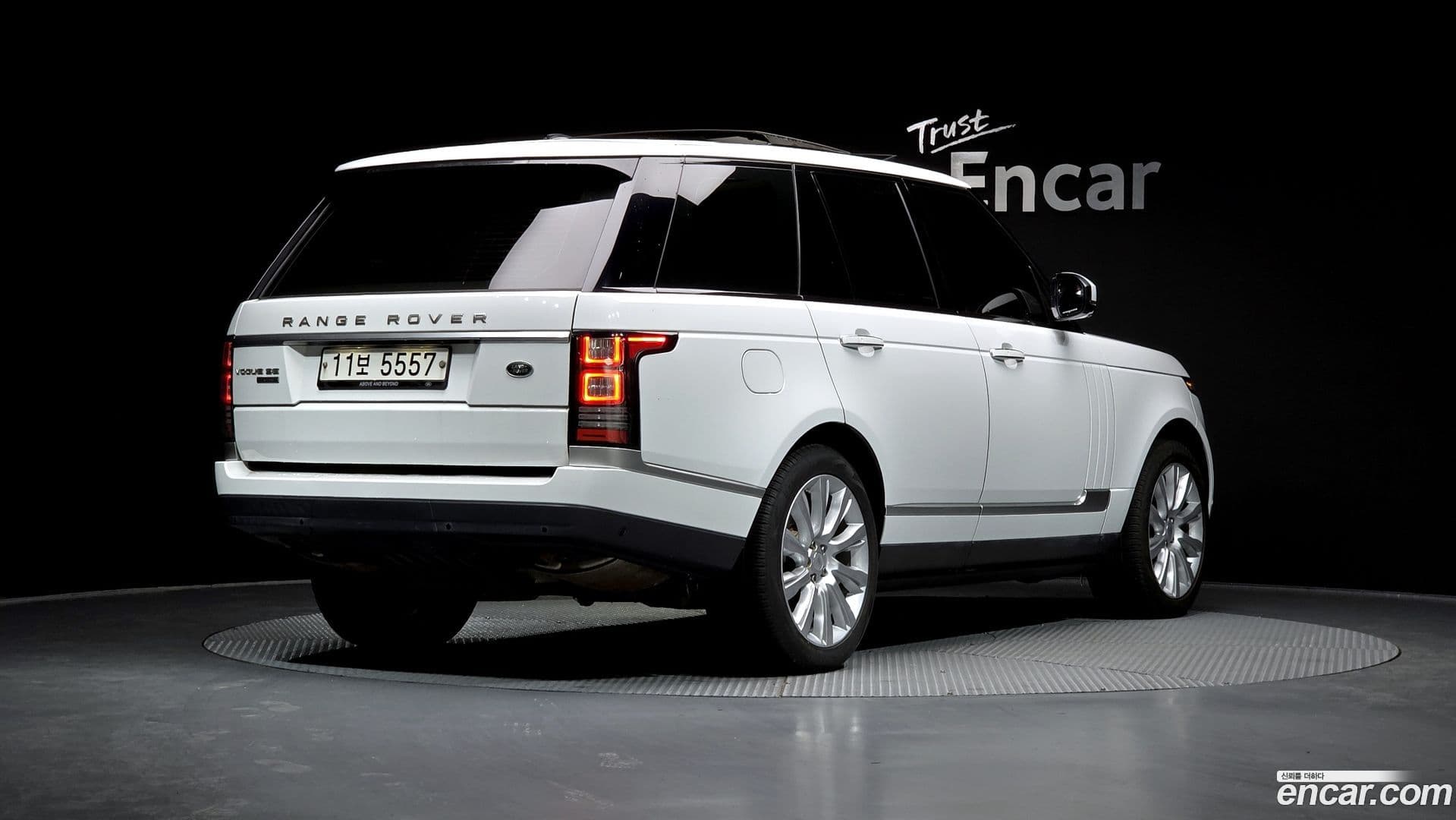 Main__Slider__Photo:Range Rover Land Rover 2015.4-1
