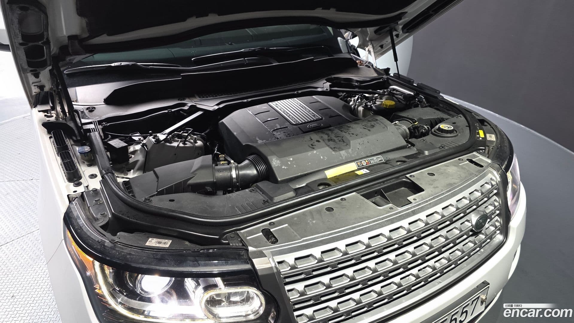 Main__Slider__Photo:Range Rover Land Rover 2015.4-5