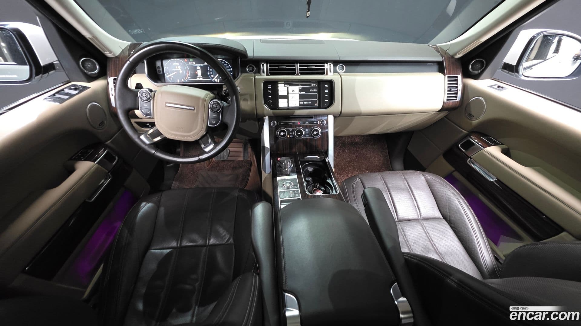 Main__Slider__Photo:Range Rover Land Rover 2015.4-6