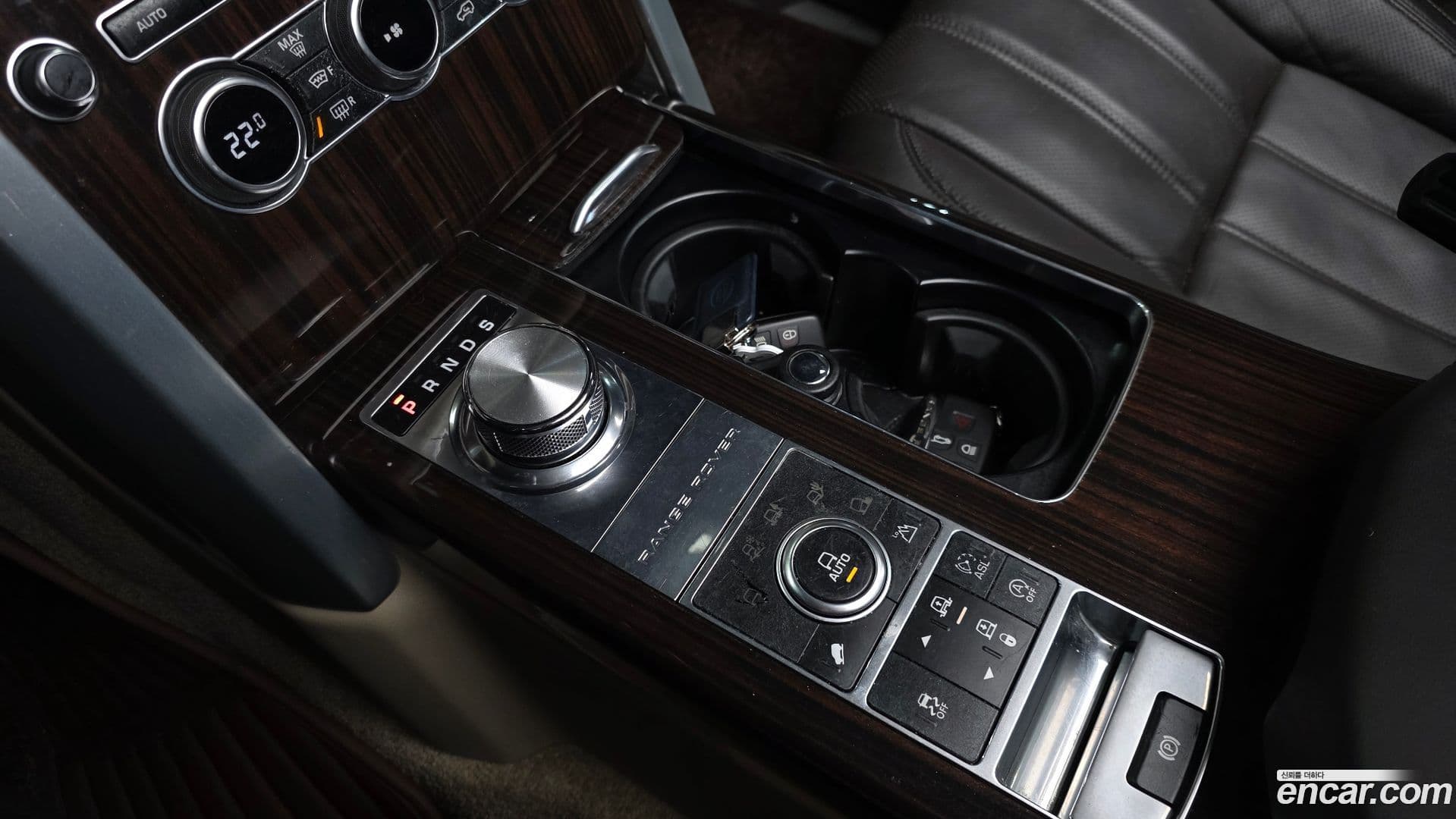 Main__Slider__Photo:Range Rover Land Rover 2015.4-8