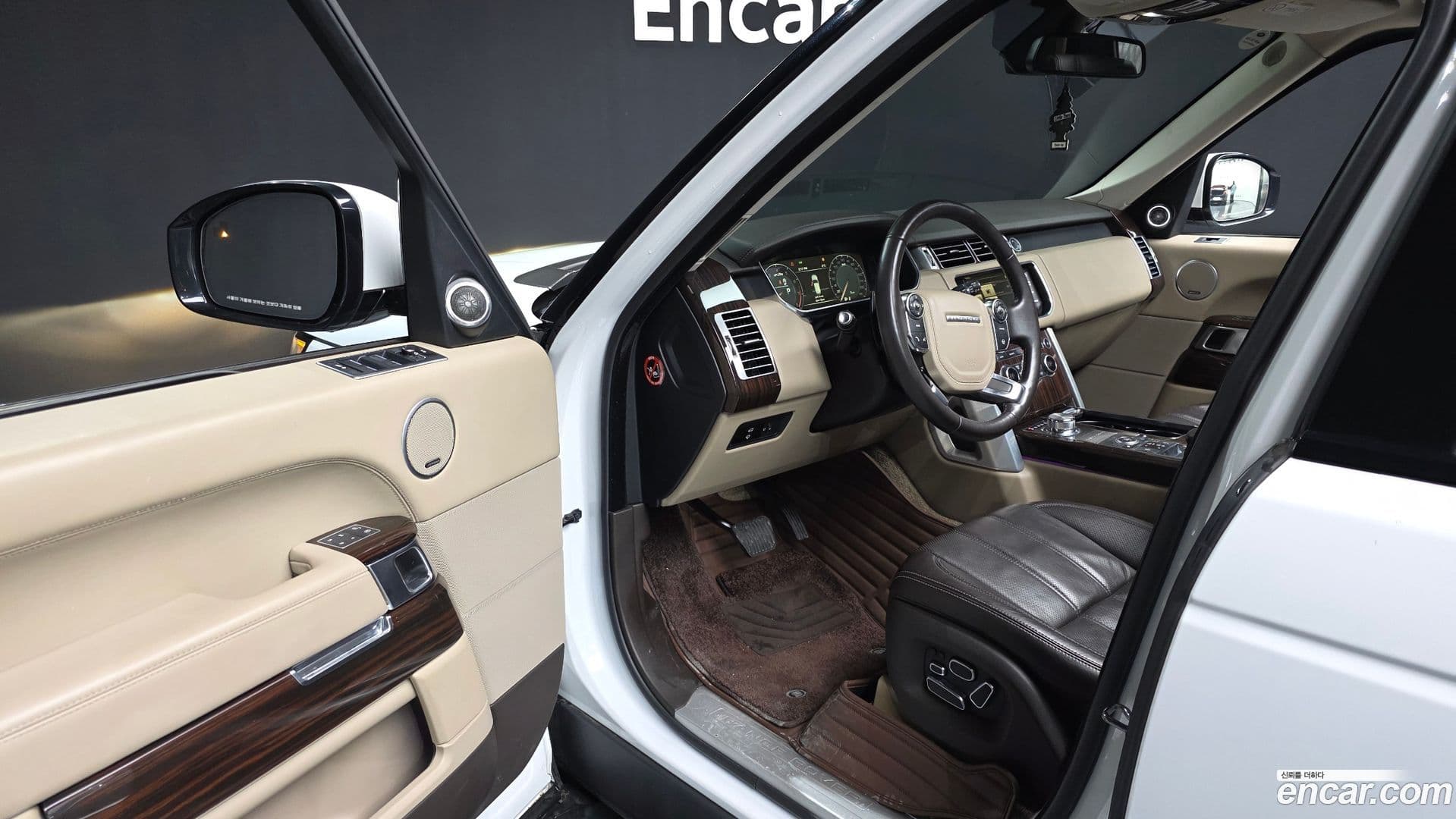 Main__Slider__Photo:Range Rover Land Rover 2015.4-9