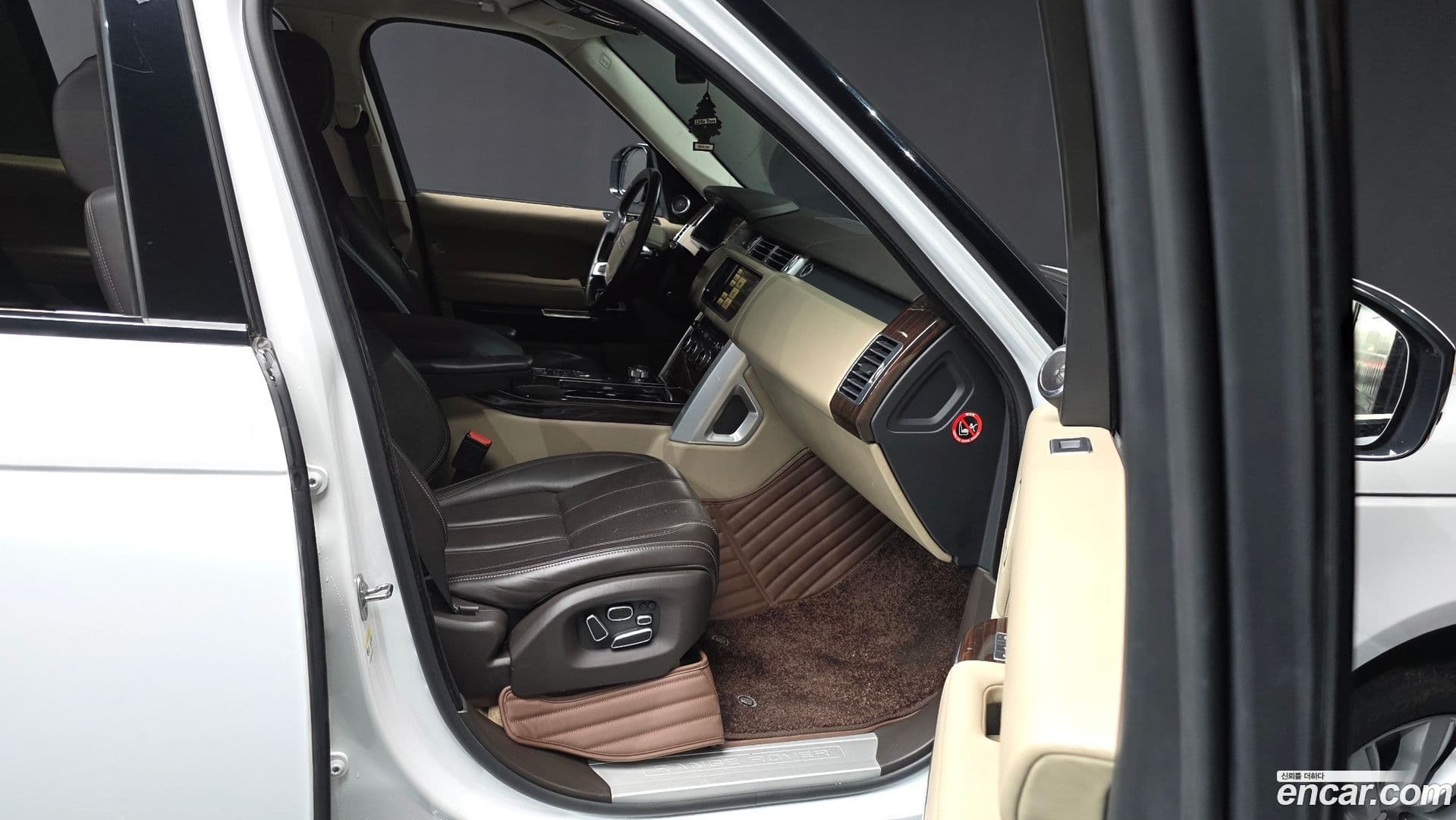 Main__Slider__Photo:Range Rover Land Rover 2015.4-10