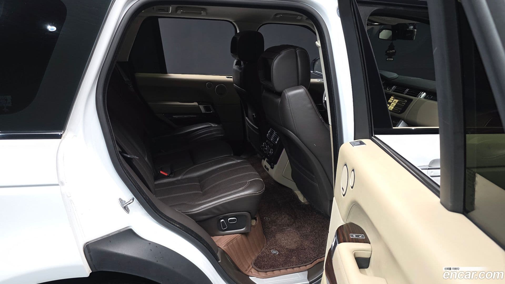 Main__Slider__Photo:Range Rover Land Rover 2015.4-11