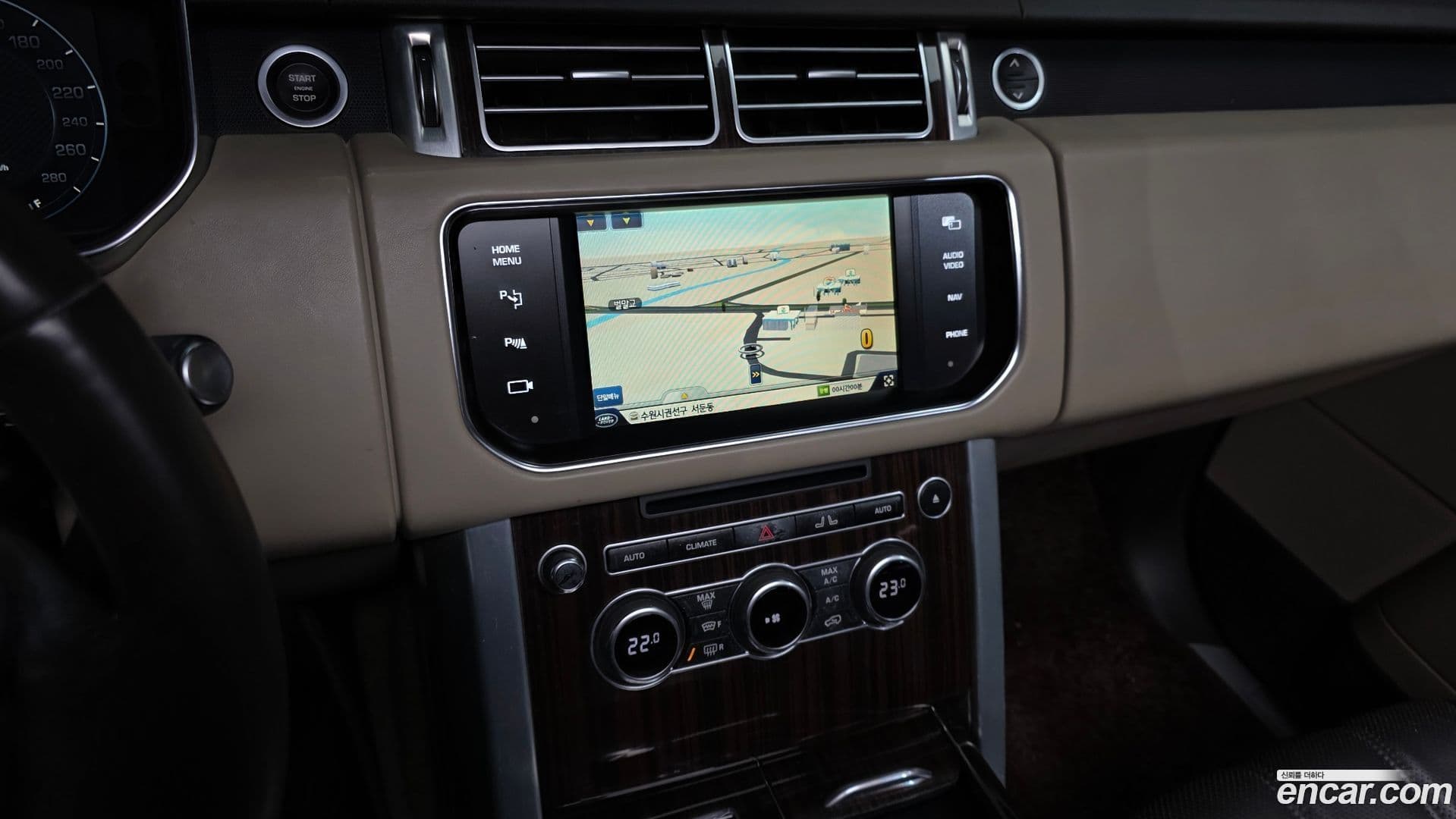 Main__Slider__Photo:Range Rover Land Rover 2015.4-13