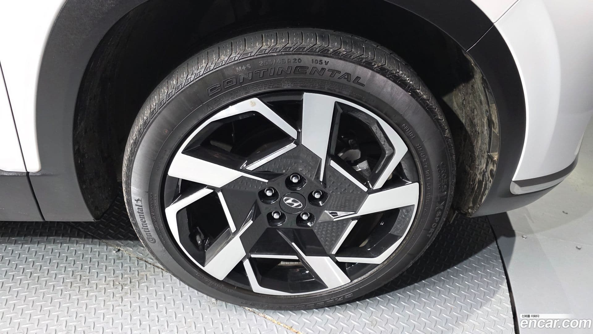 Main__Slider__Photo:Santafe Hyundai 2023.3-4