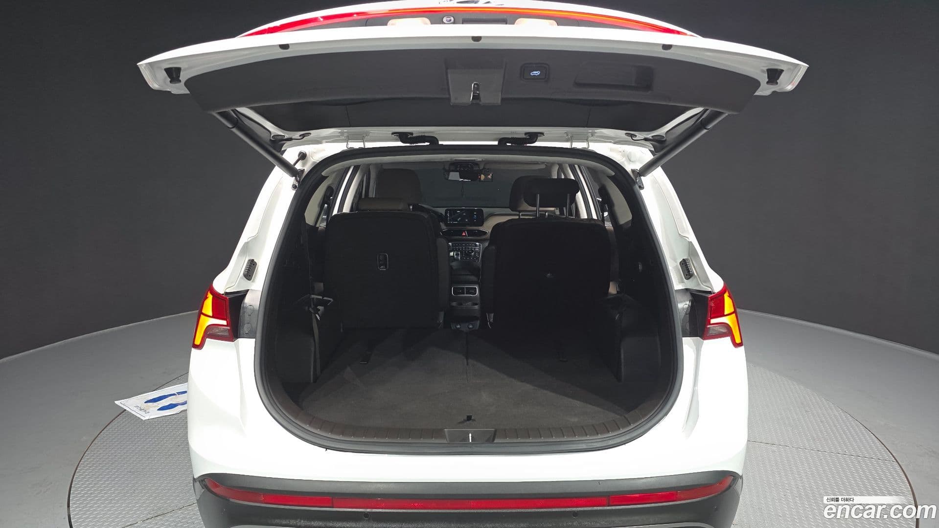 Main__Slider__Photo:Santafe Hyundai 2023.3-19