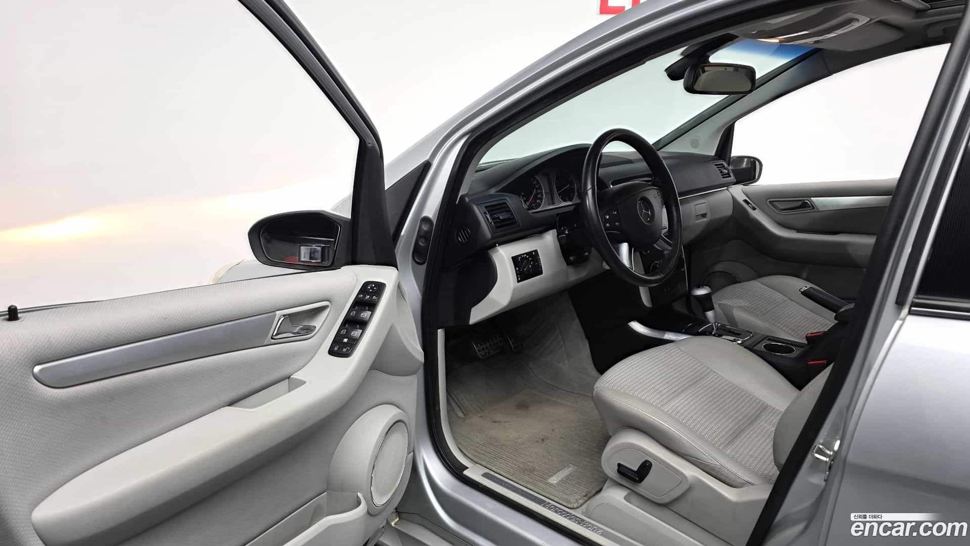 B-Class Mercedes-Benz 2007.3-OPTION-016