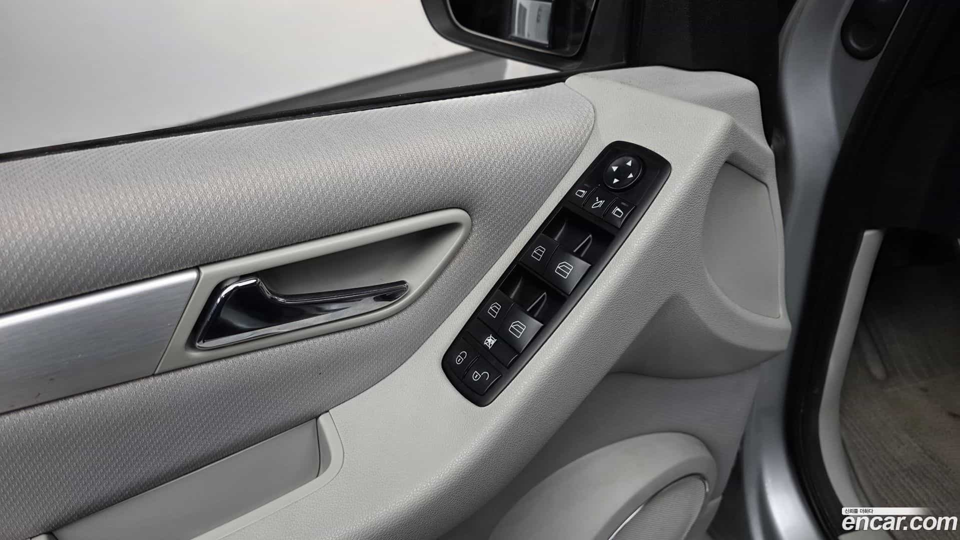 B-Class Mercedes-Benz 2007.3-OPTION-019