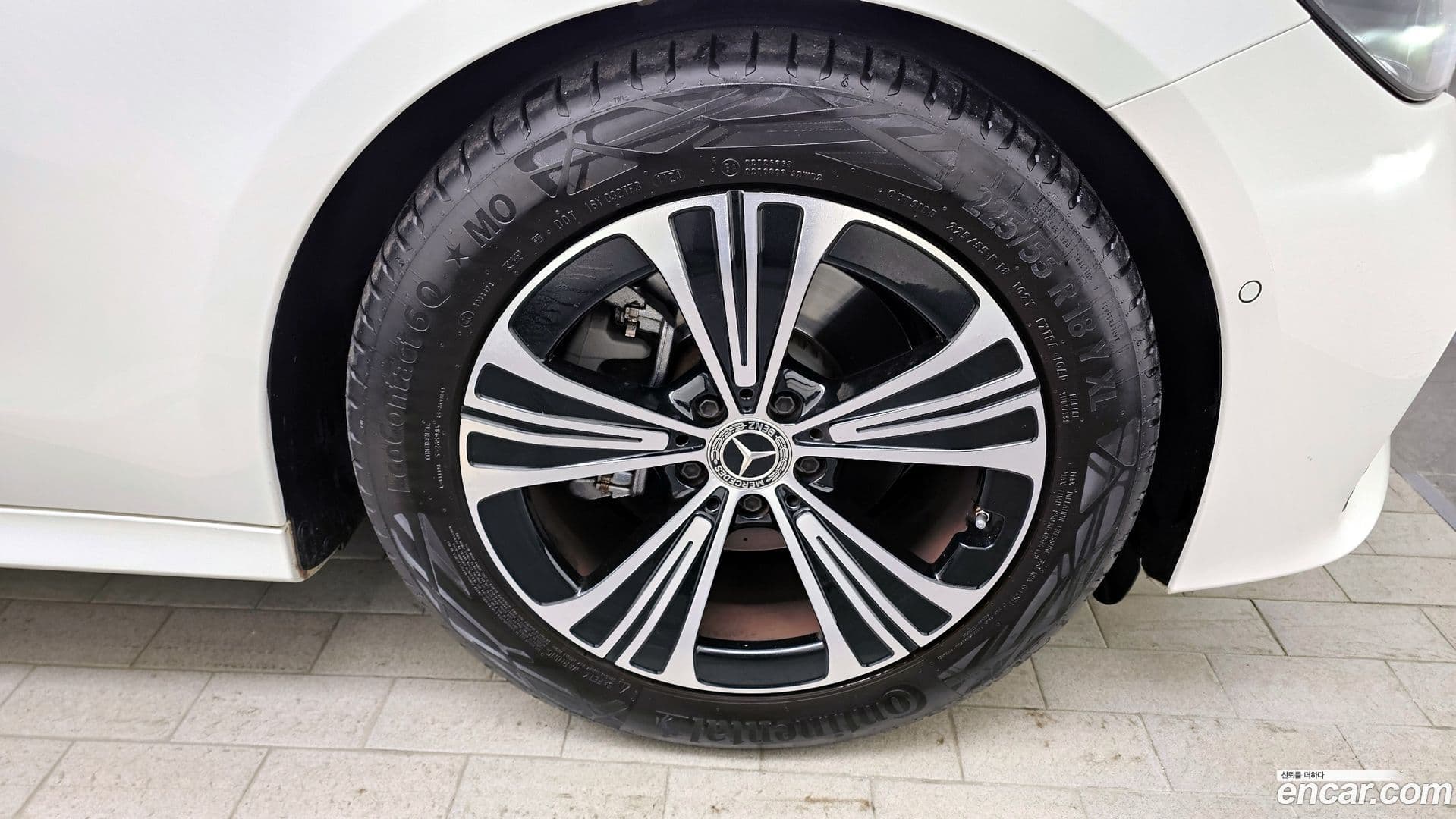 Main__Slider__Photo:E-Class Mercedes-Benz 2024.5-4