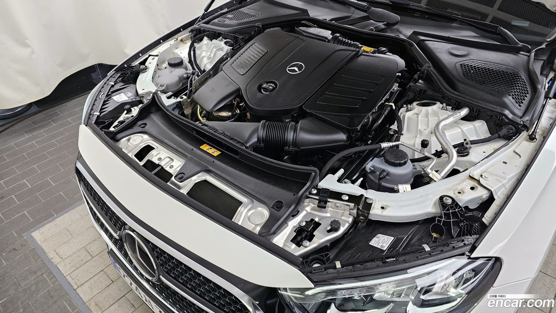 Main__Slider__Photo:E-Class Mercedes-Benz 2024.5-5