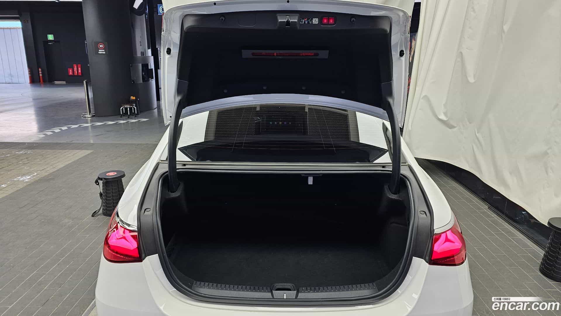 E-Class Mercedes-Benz 2024.5-OPTION-024