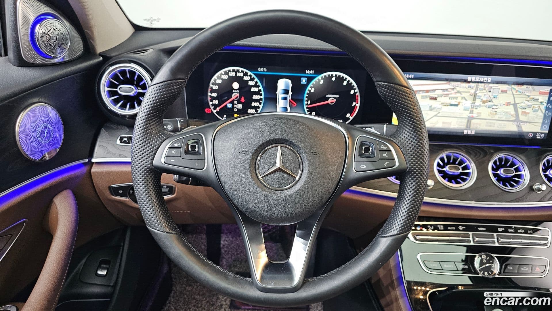 Main__Slider__Photo:E-Class Mercedes-Benz 2017.7-12