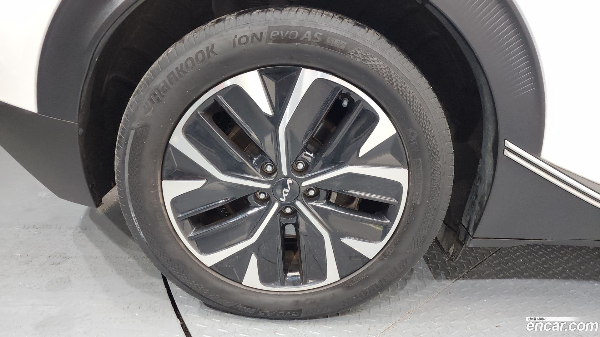 Main__Slider__Photo:EV6 Kia 2021.10-4