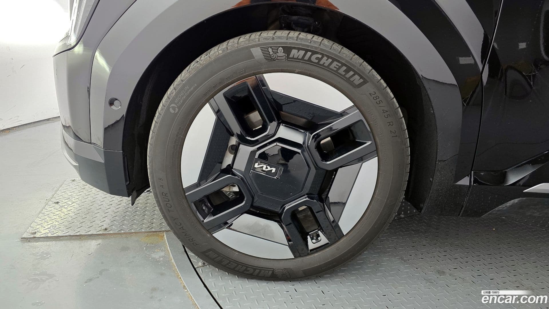 Main__Slider__Photo:EV9 Kia 2023.9-4