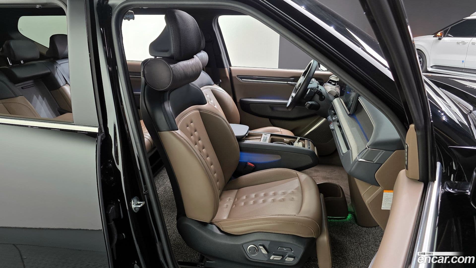 Main__Slider__Photo:EV9 Kia 2023.9-11