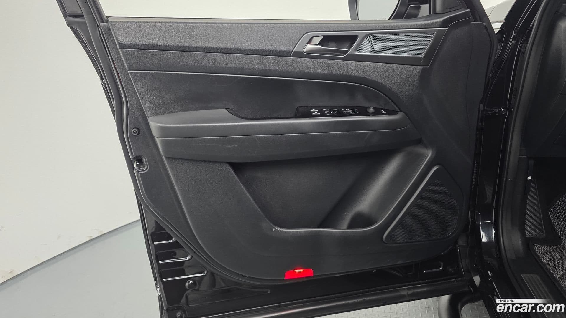 Main__Slider__Photo:Rexton KG_Mobility_Ssangyong 2023.7-16