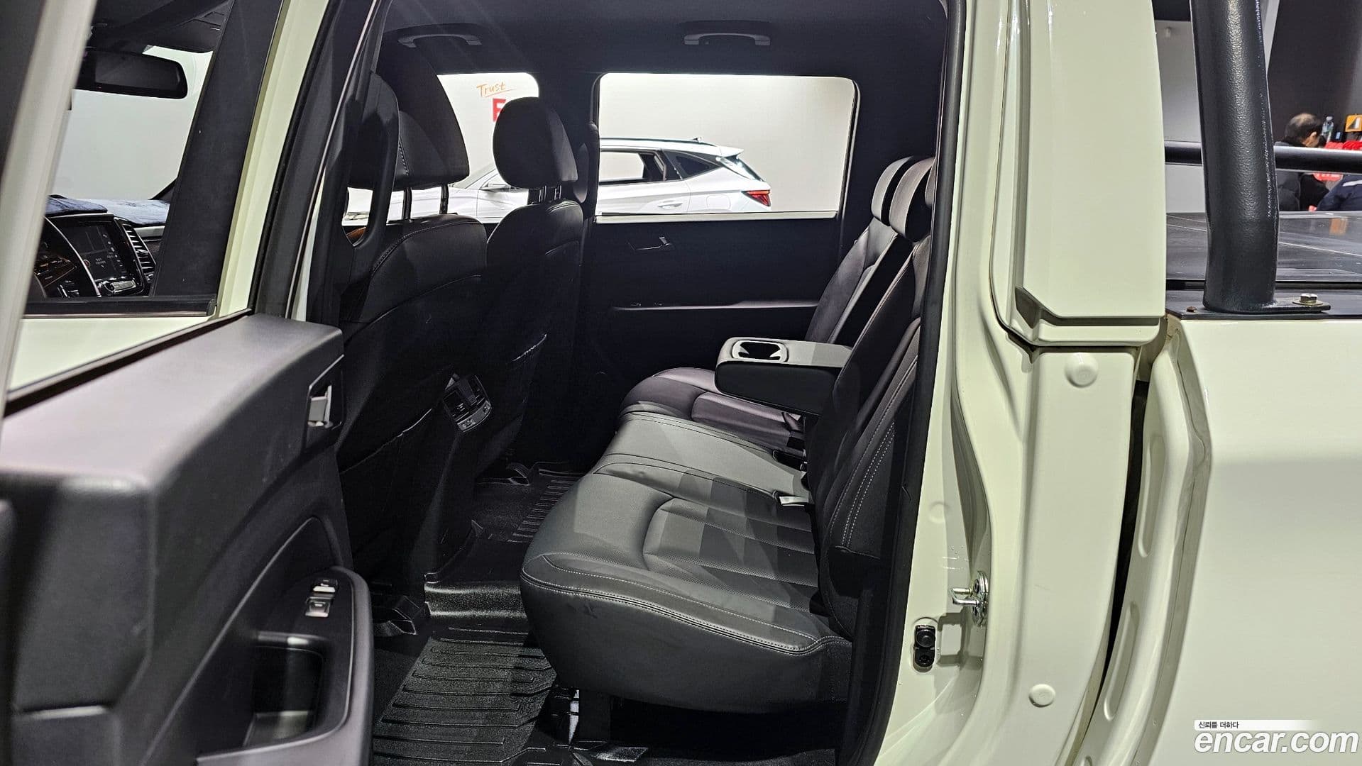 Main__Slider__Photo:Rexton KG_Mobility_Ssangyong 2020.8-11