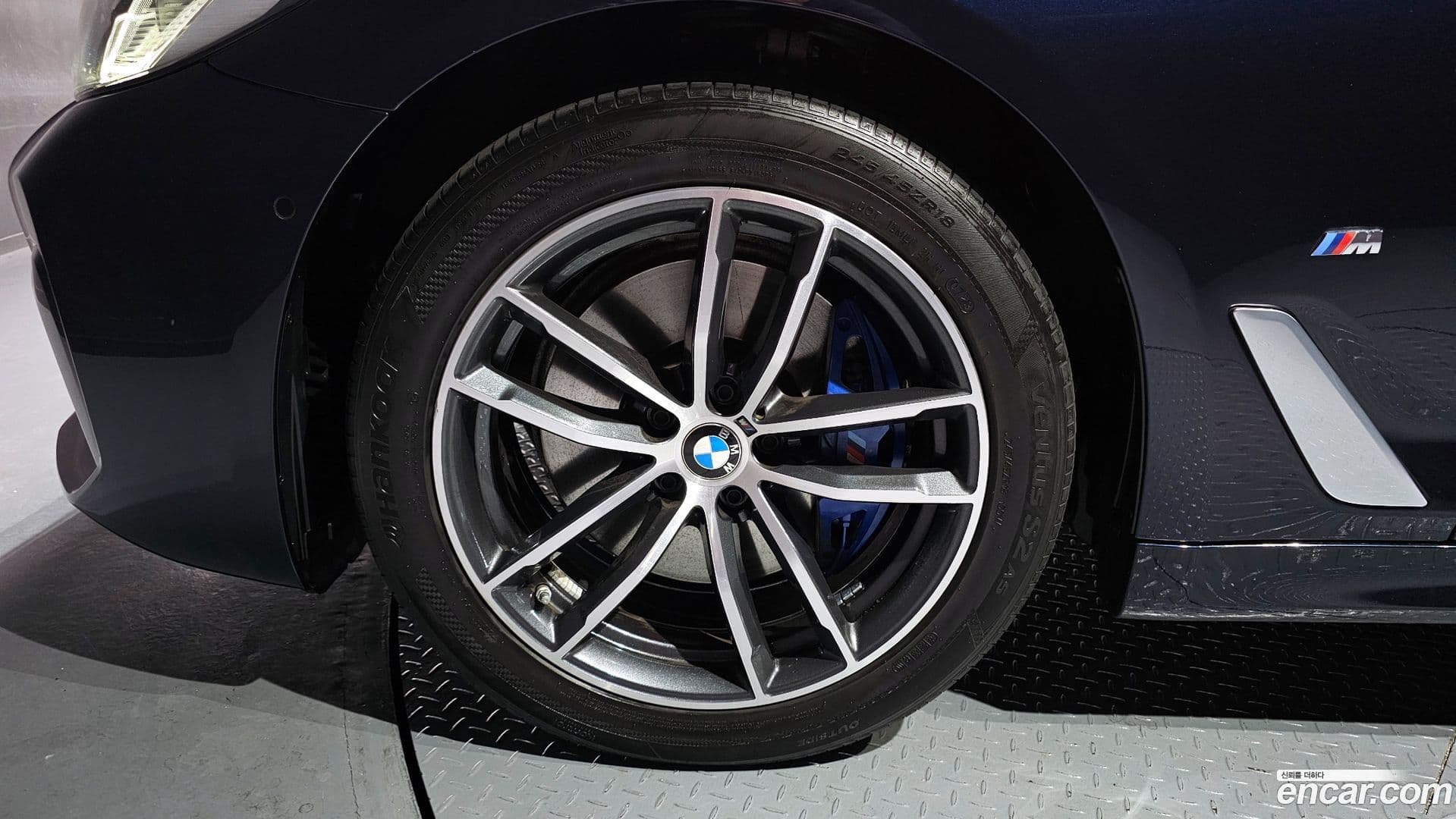 Main__Slider__Photo:5-Series BMW 2022.3-4