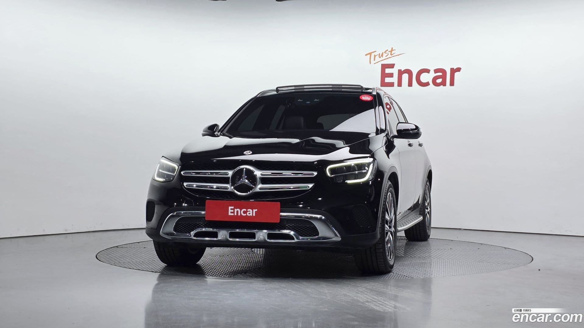 Main__Slider__Photo:GLC-Class Mercedes-Benz 2021.3-2