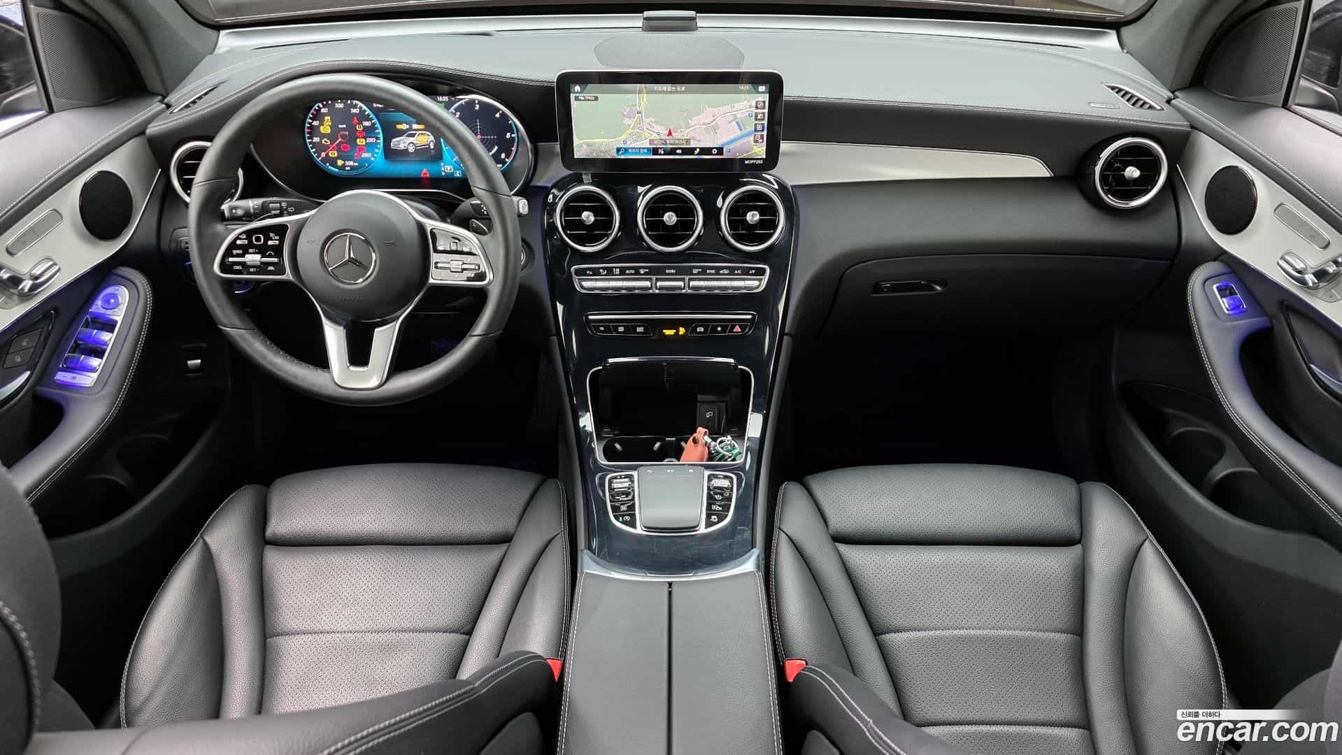 GLC-Class Mercedes-Benz 2021.3-INNER-007