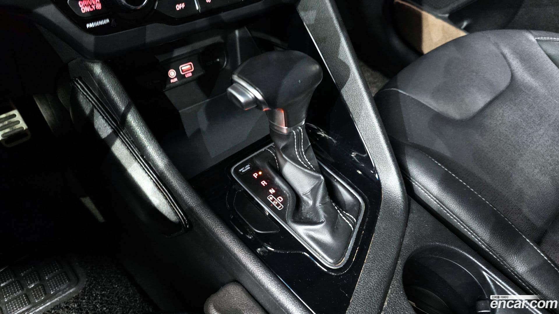 Main__Slider__Photo:Niro Kia 2017.5-8