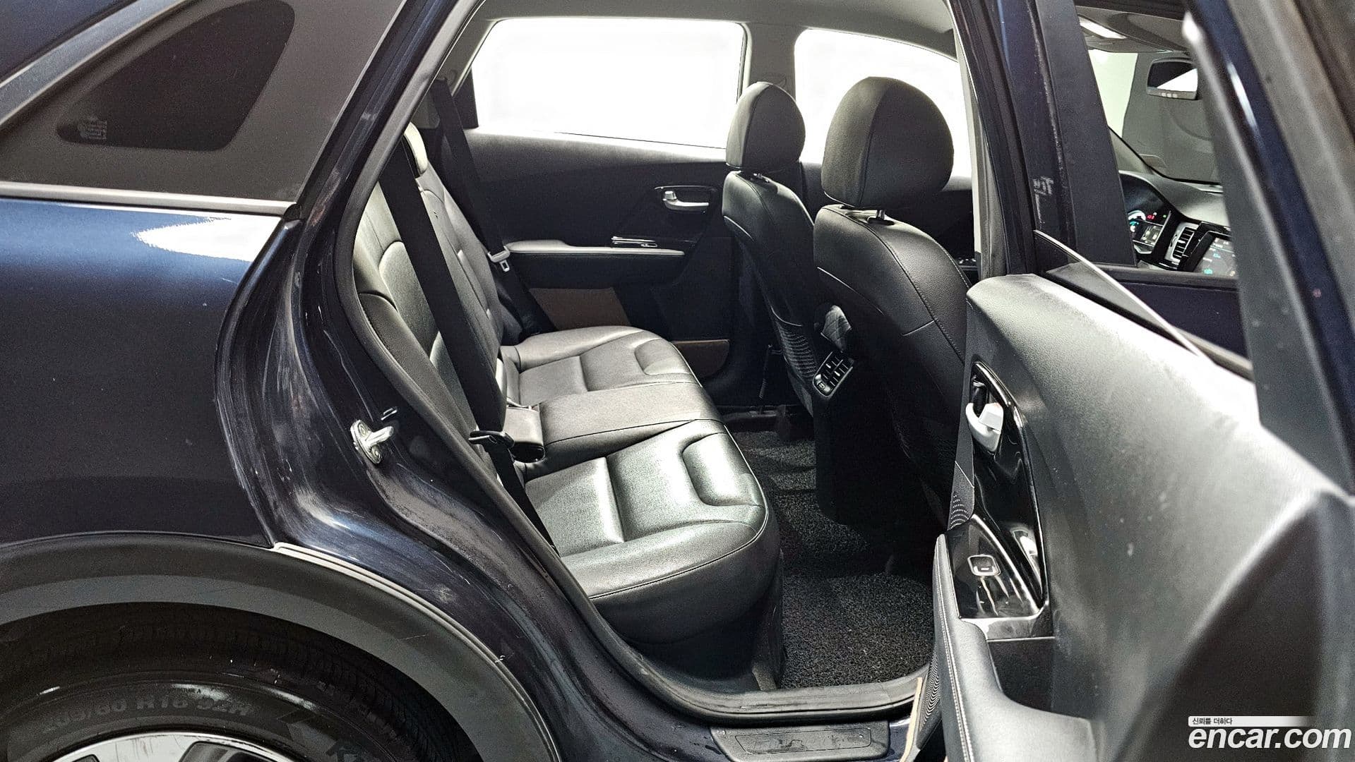 Main__Slider__Photo:Niro Kia 2017.5-11