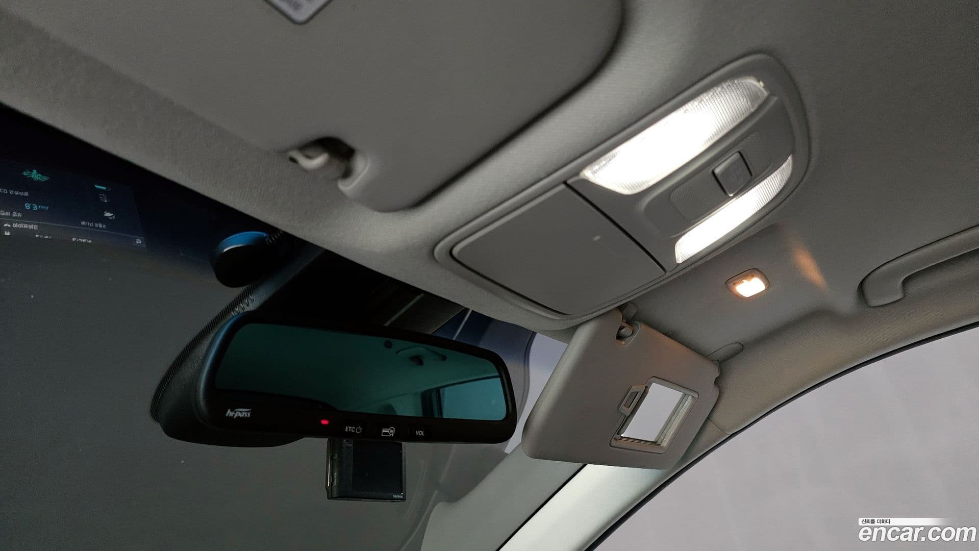 Main__Slider__Photo:Niro Kia 2017.5-16